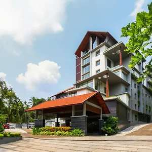 Woodbine Foliage Hotel